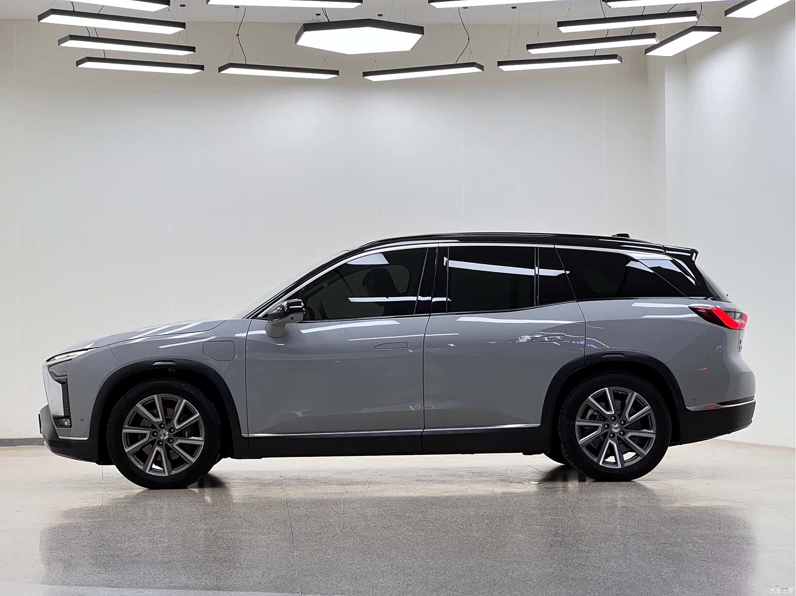 NIO ES8, 2021 4