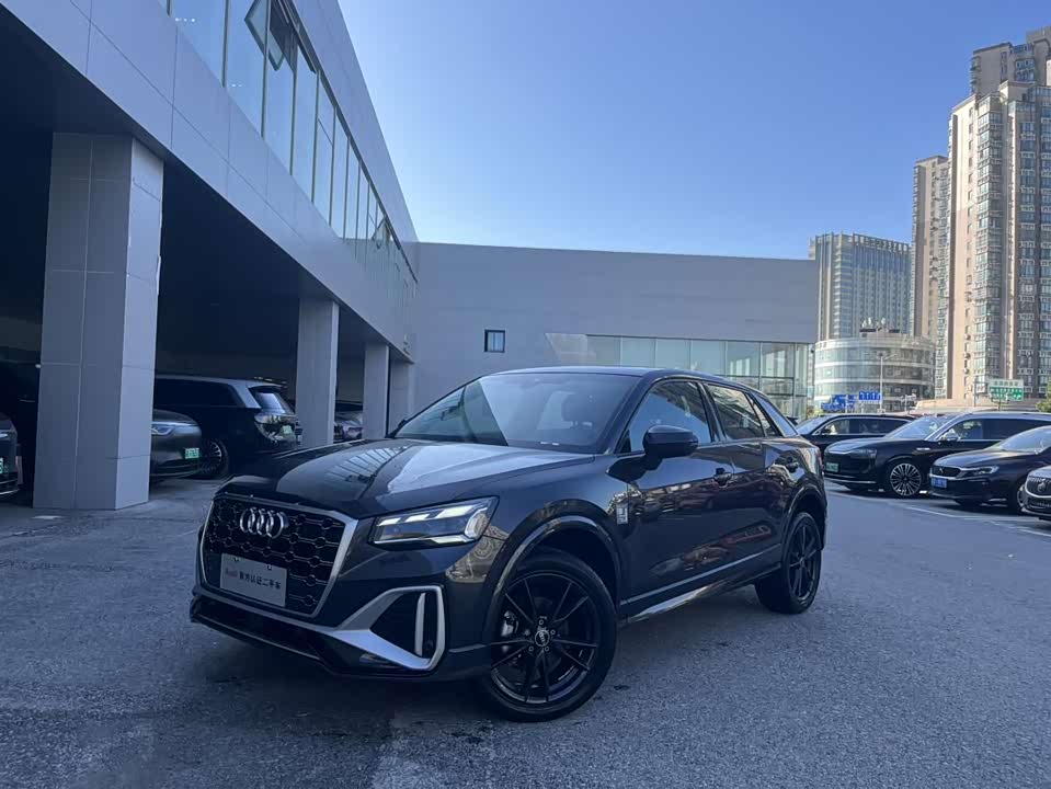 Audi Q2L