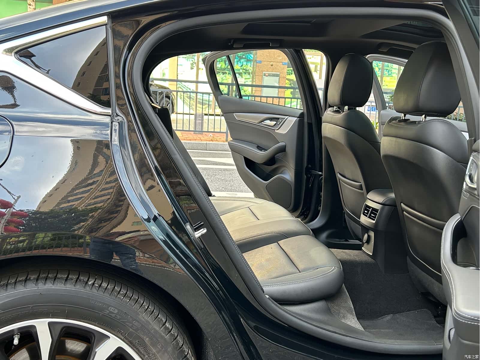 Cadillac CT5, 2022 32