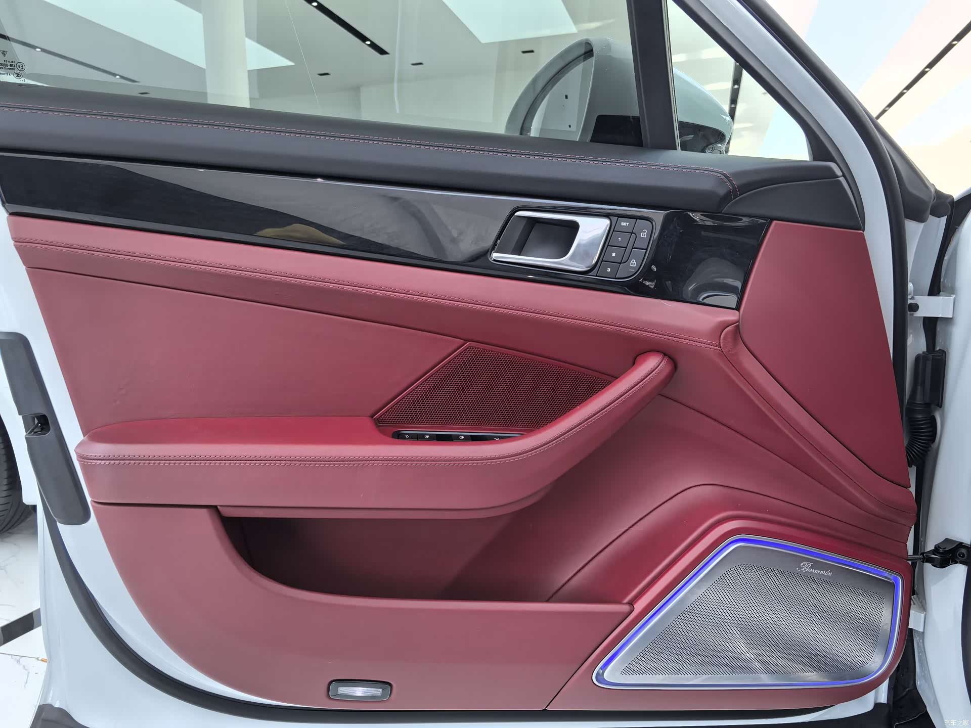 Porsche Panamera, 2023 все фото