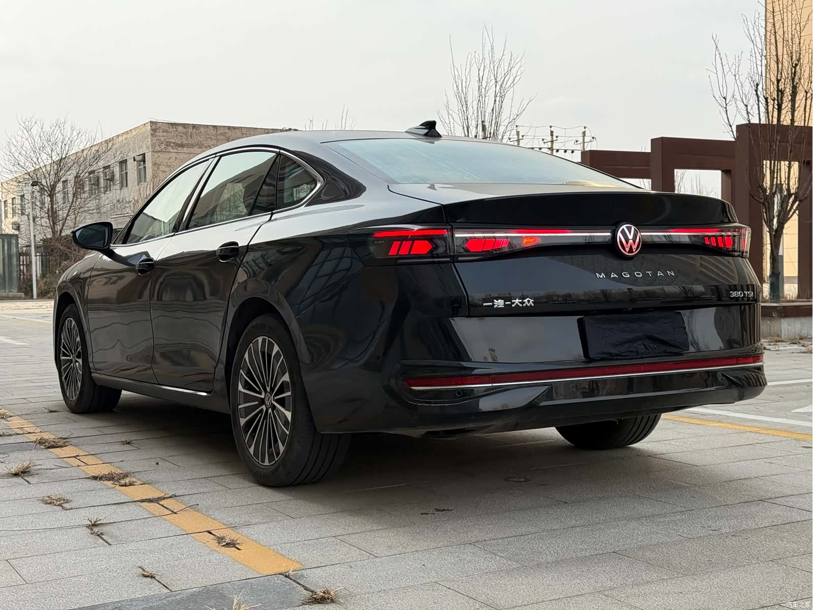 Volkswagen Magotan, 2025 13