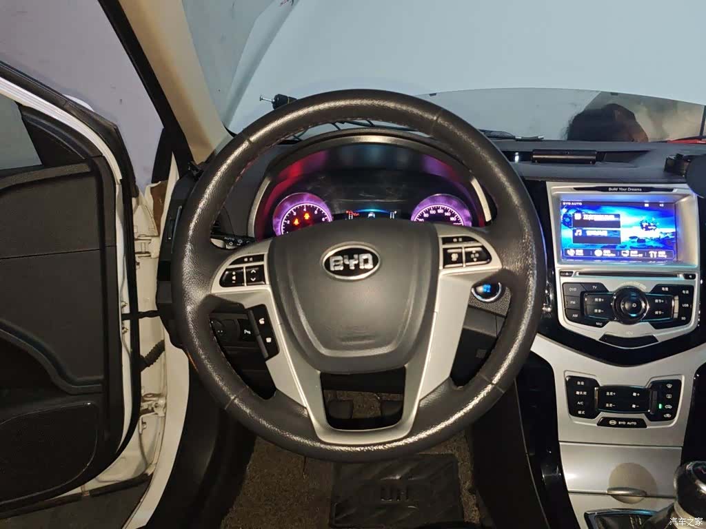 BYD 1.5TI, 2014 11