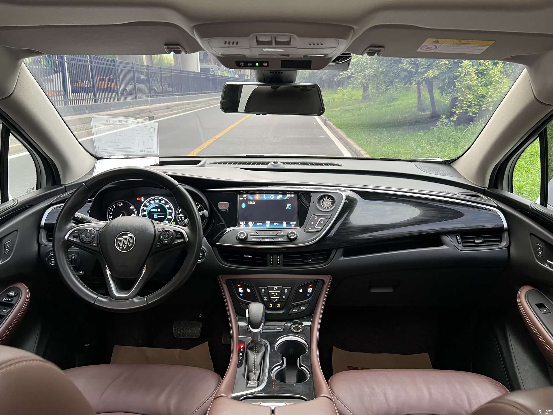 Buick Envision Plus, 2018 все фото