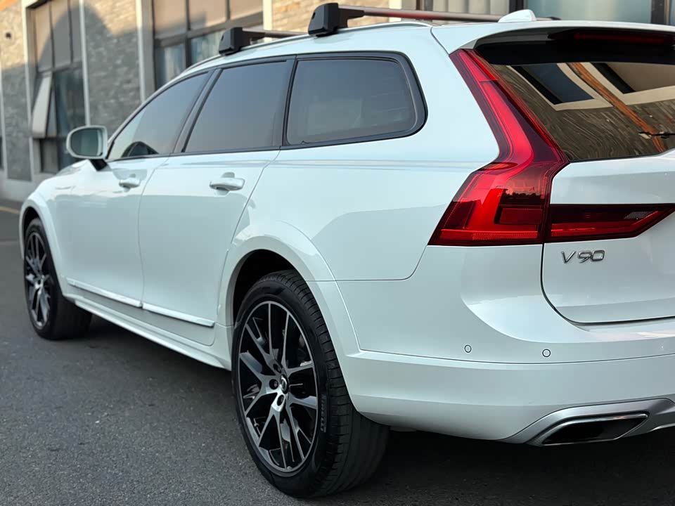 Volvo V90