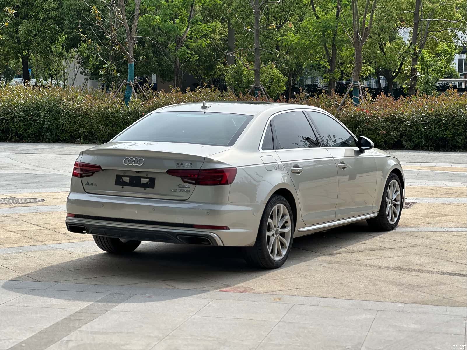 Audi A4L, 2019 9