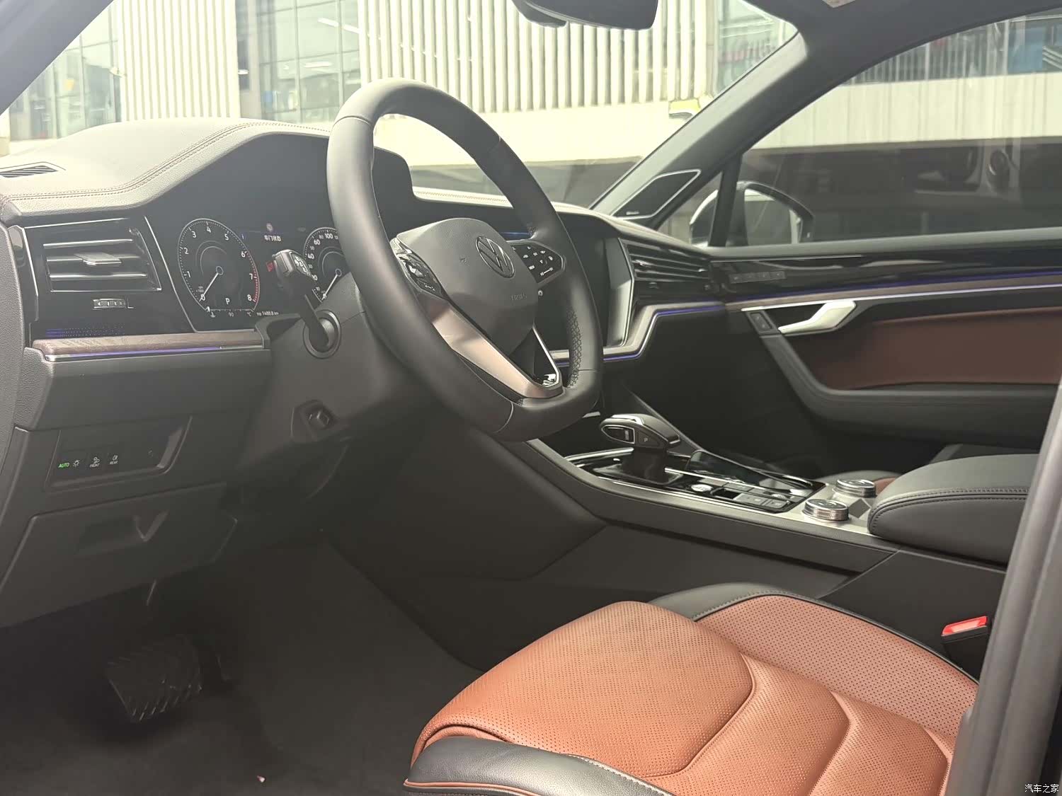 Volkswagen Touareg, 2020 все фото