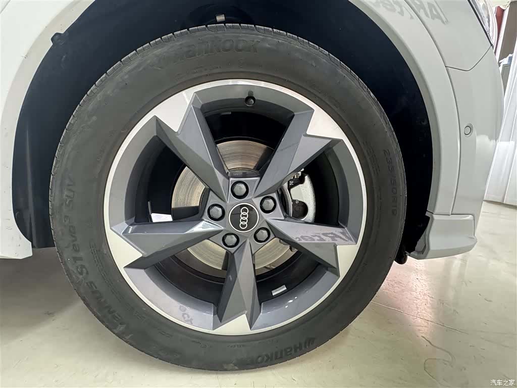 Audi Q3, 2024 10