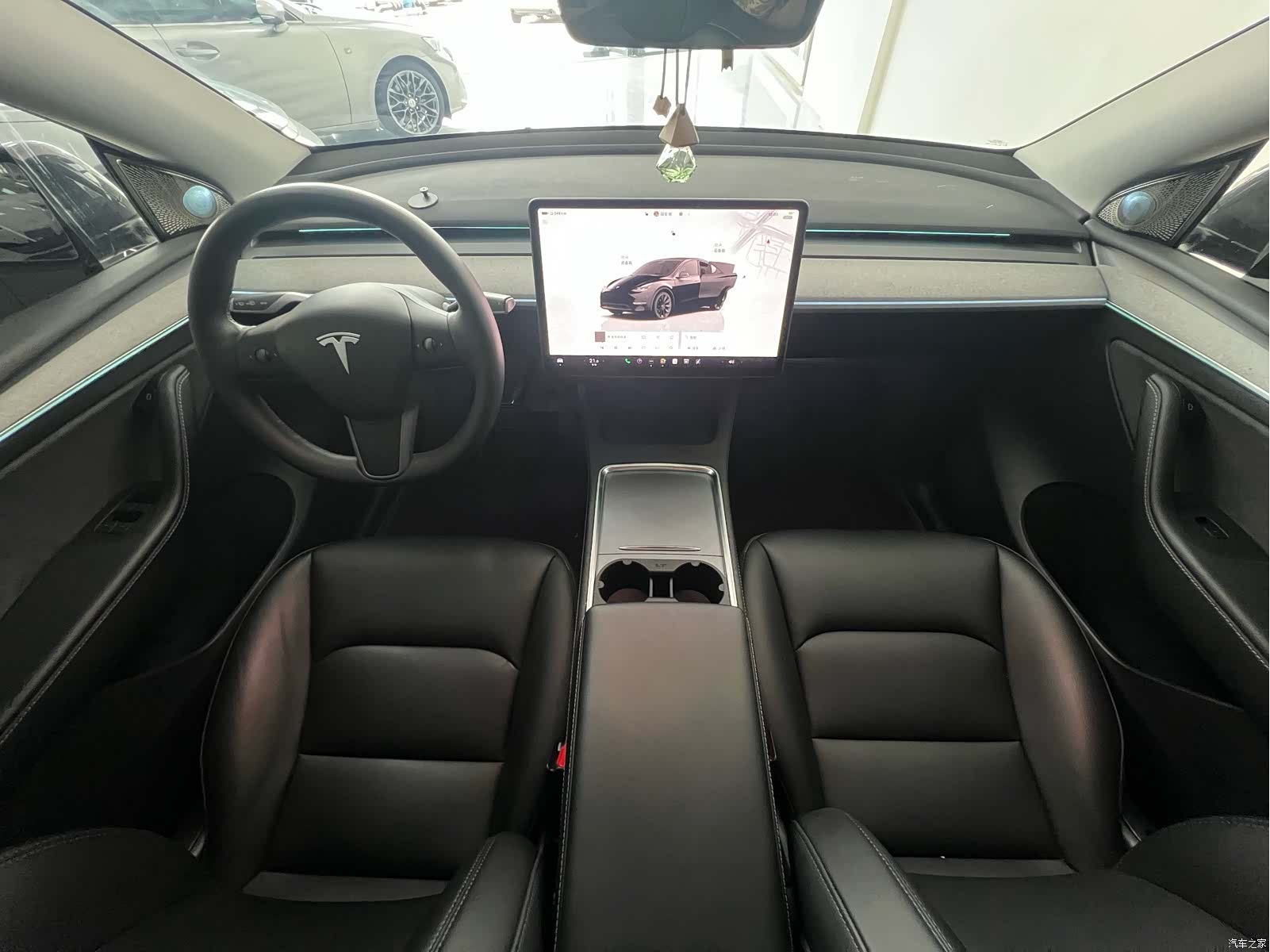 Tesla Model Y, 2024 все фото