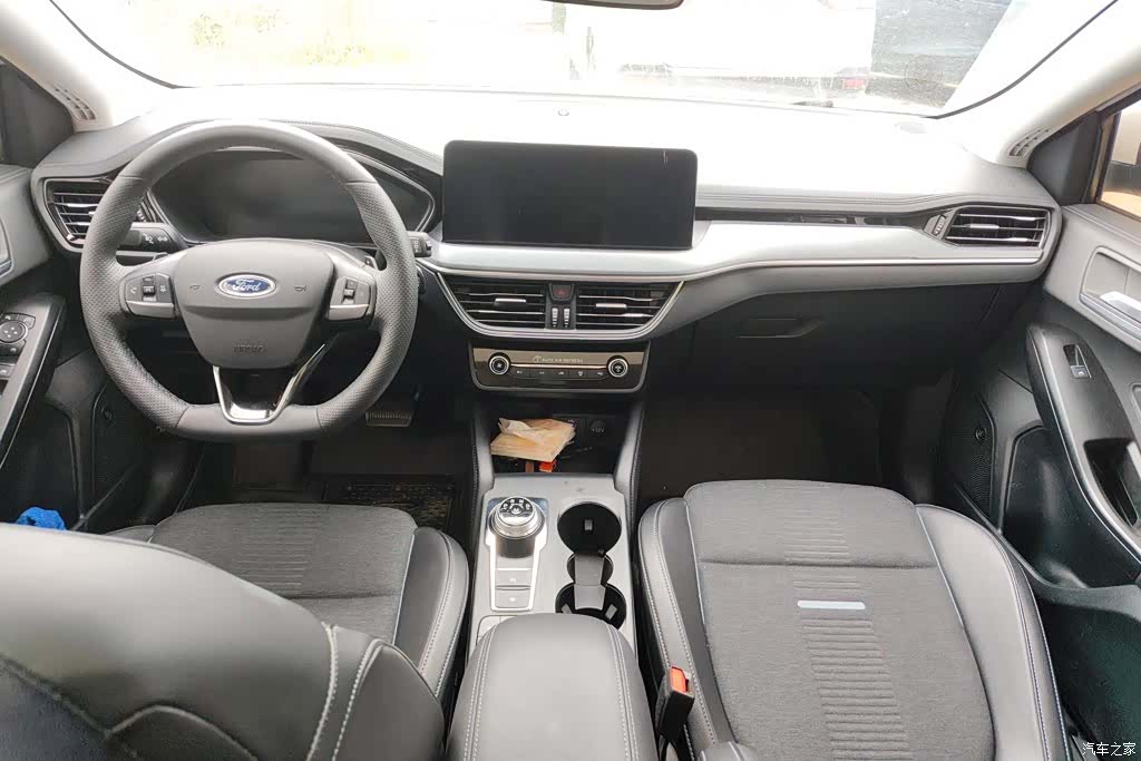 Ford Focus, 2021 12