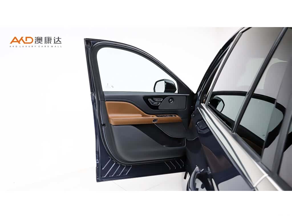 Lincoln Aviator, 2023 11
