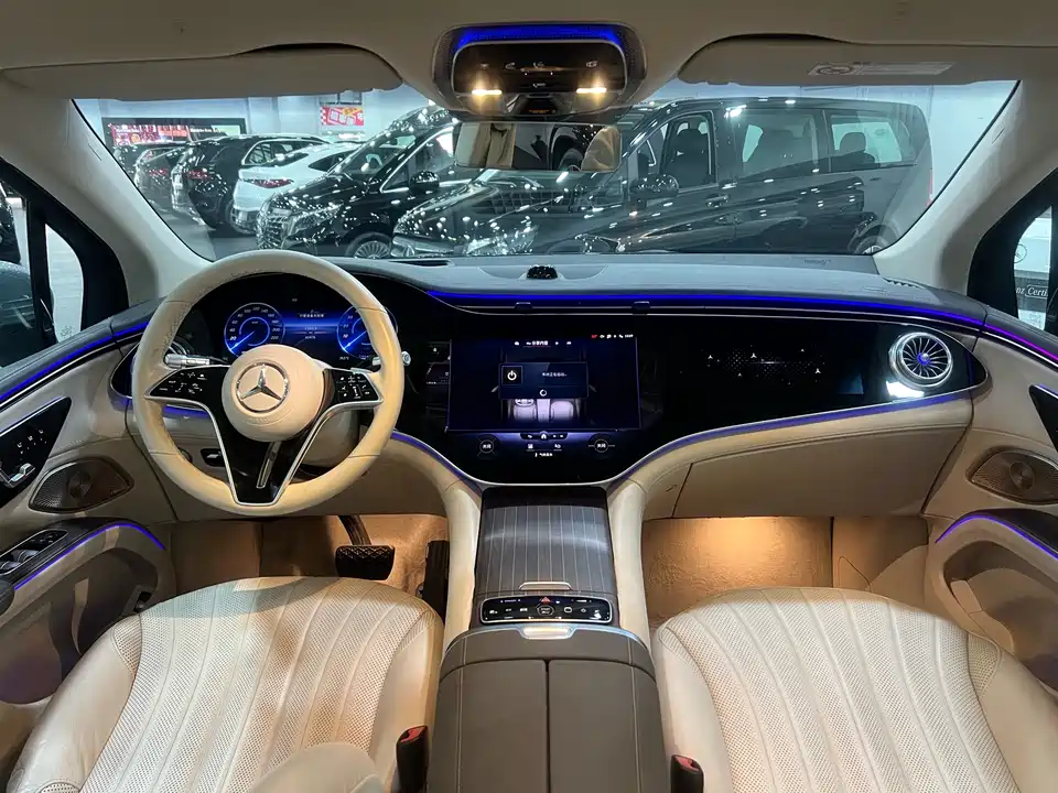 Mercedes-Benz EQS SUV