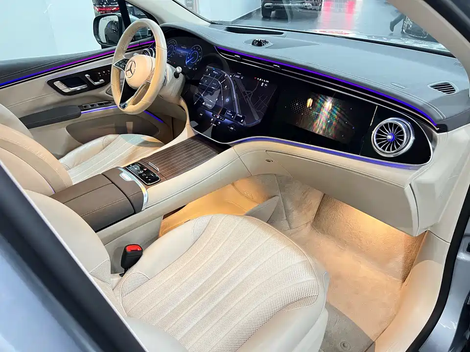 Mercedes-Benz EQS SUV