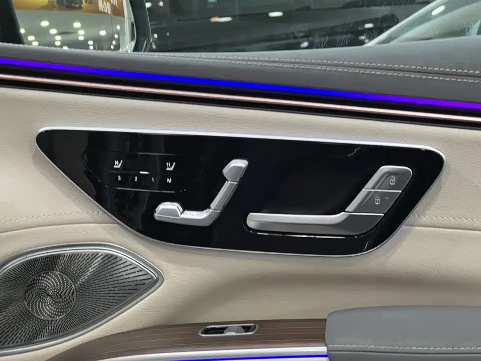 Mercedes-Benz EQS SUV