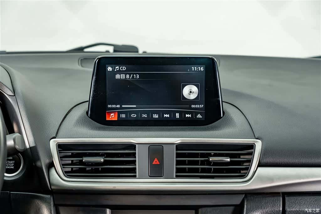 Mazda Mazda3, 2017 13