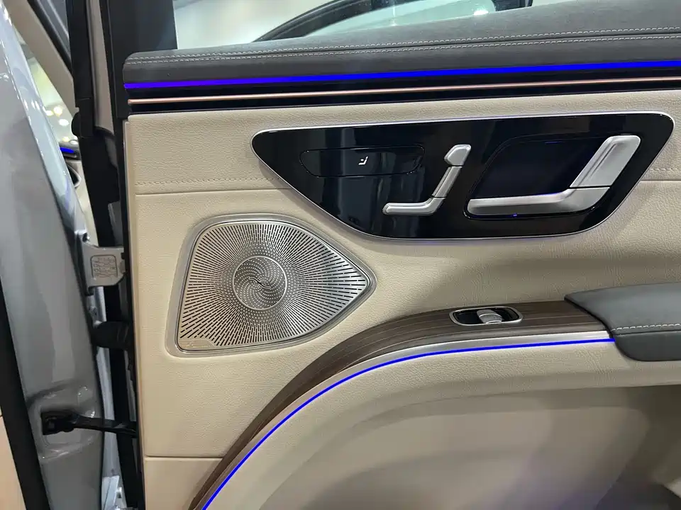 Mercedes-Benz EQS SUV