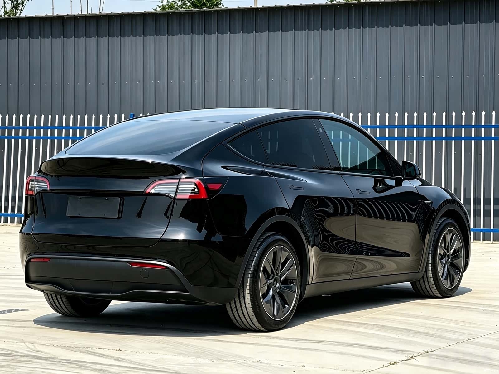 Tesla Model Y, 2021 4