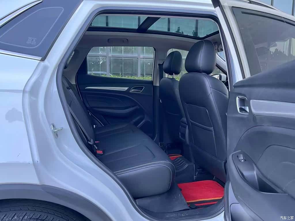 Roewe RX3, 2020 13