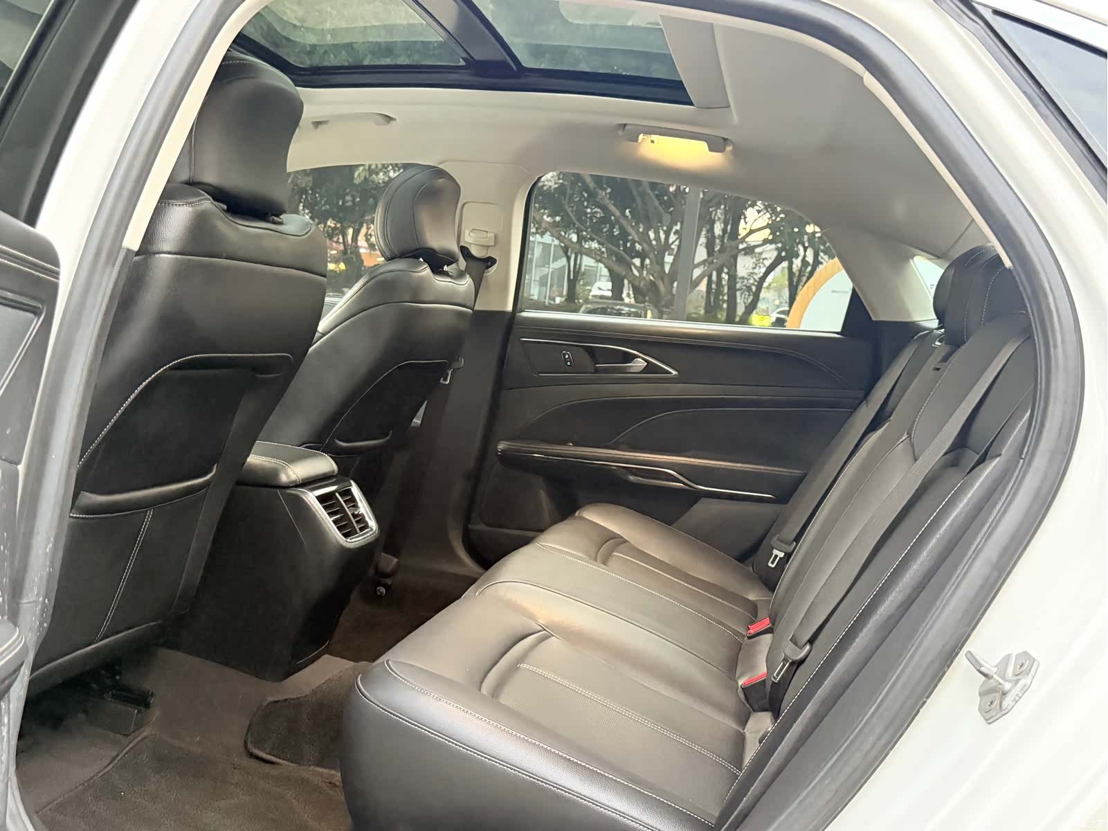 Ford Taurus, 2018 все фото