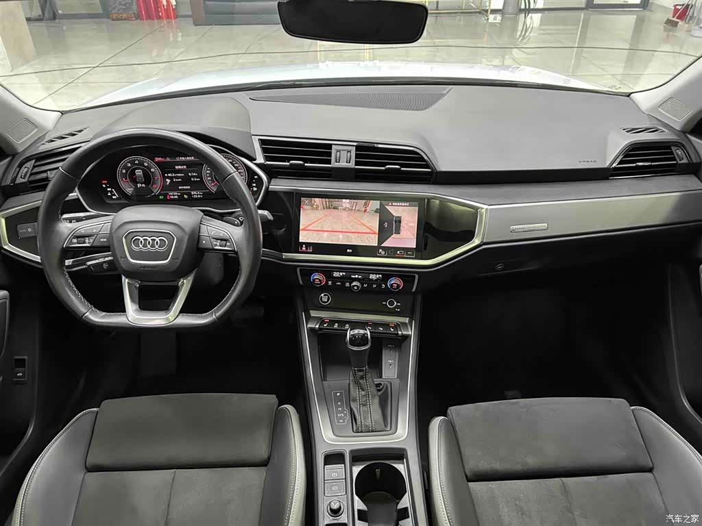 Audi Q3, 2022 2