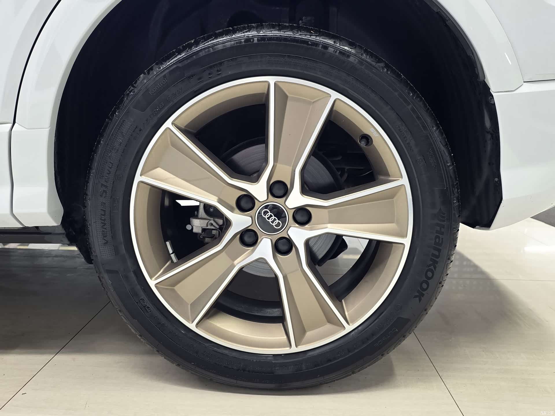 Audi Q2L, 2022 13