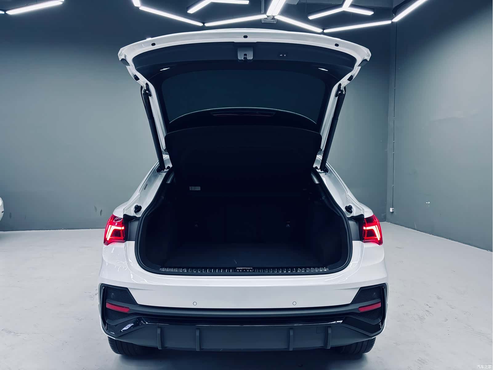 Audi Q3, 2024 18