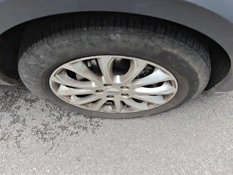 Qoros 3 Qoros 3
