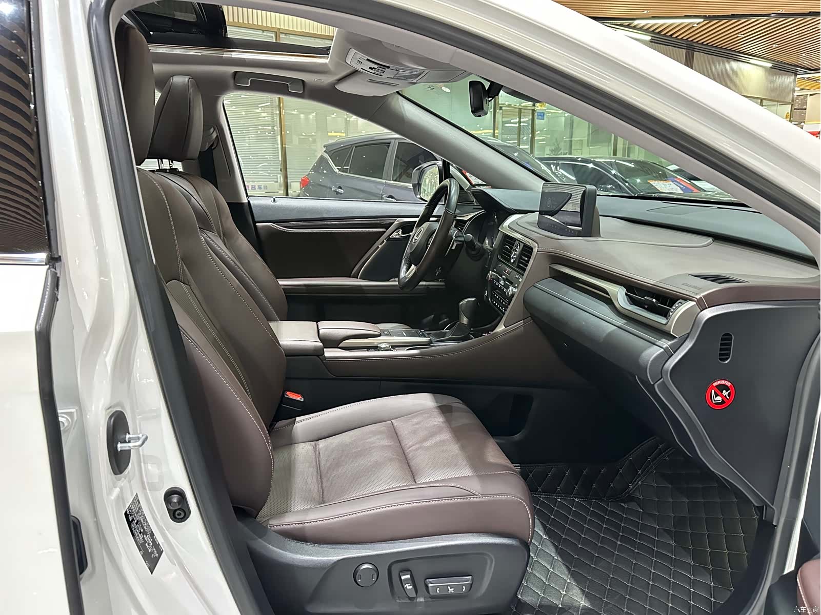 Lexus RX, 2022 11