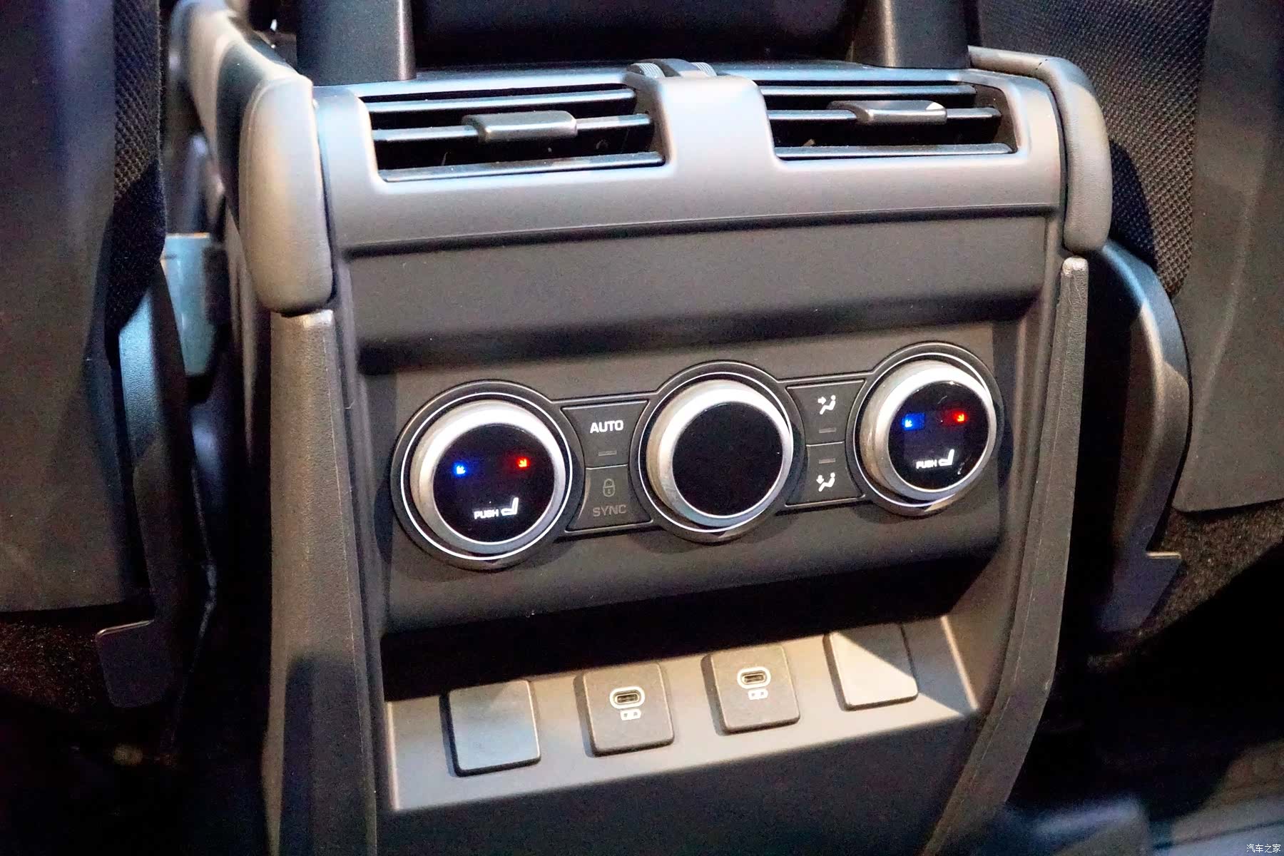 Land Rover Defender, 2024 15