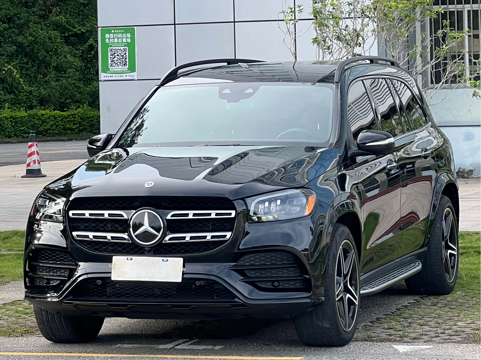Mercedes-Benz GLS, 2022 1