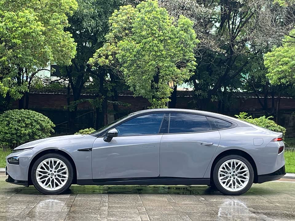 XPENG P7