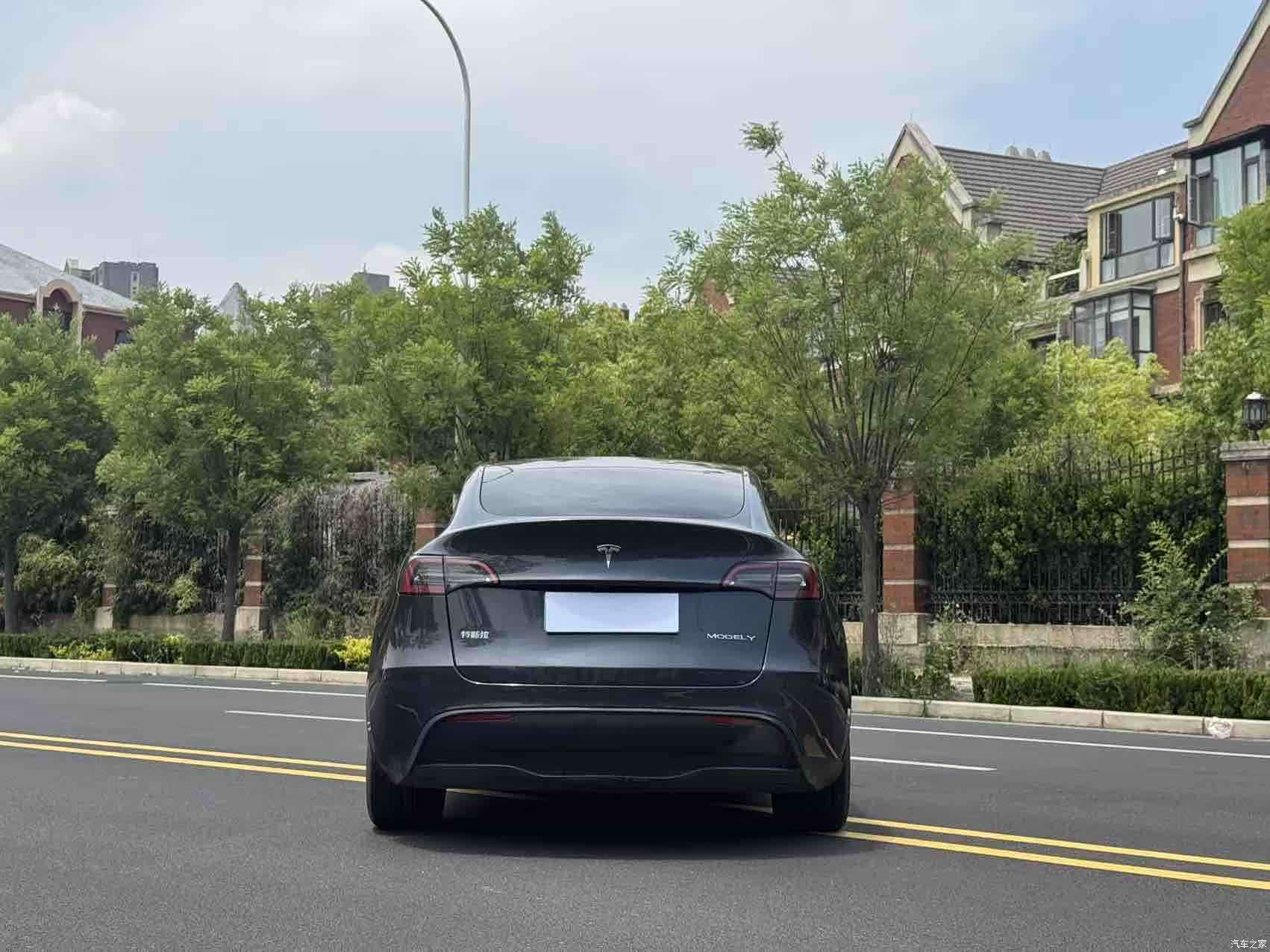 Tesla Model Y, 2024 8