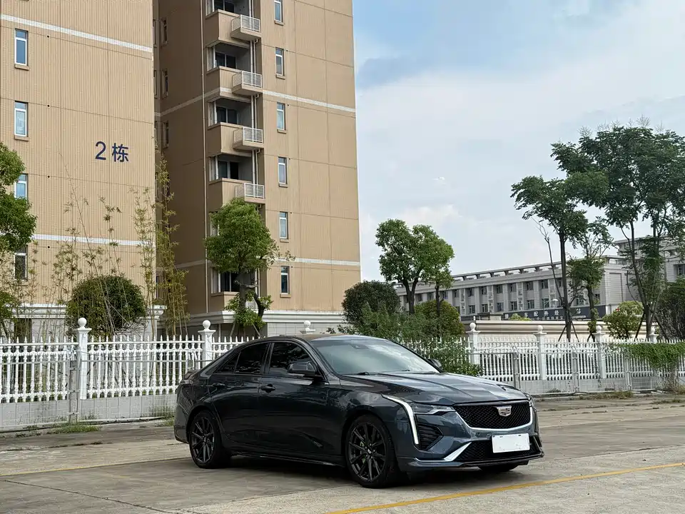 Cadillac CT4