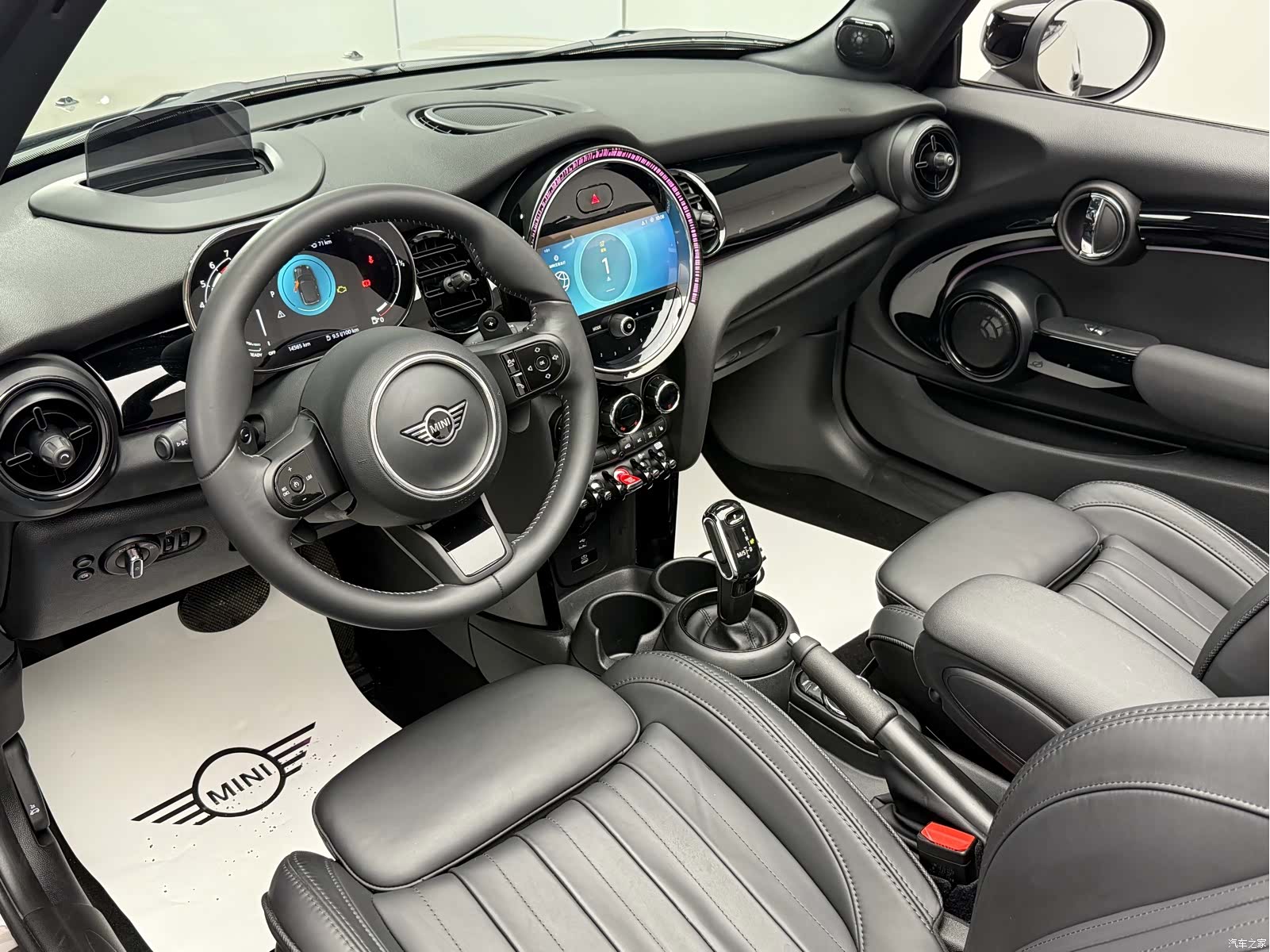 Mini Cooper, 2023 10