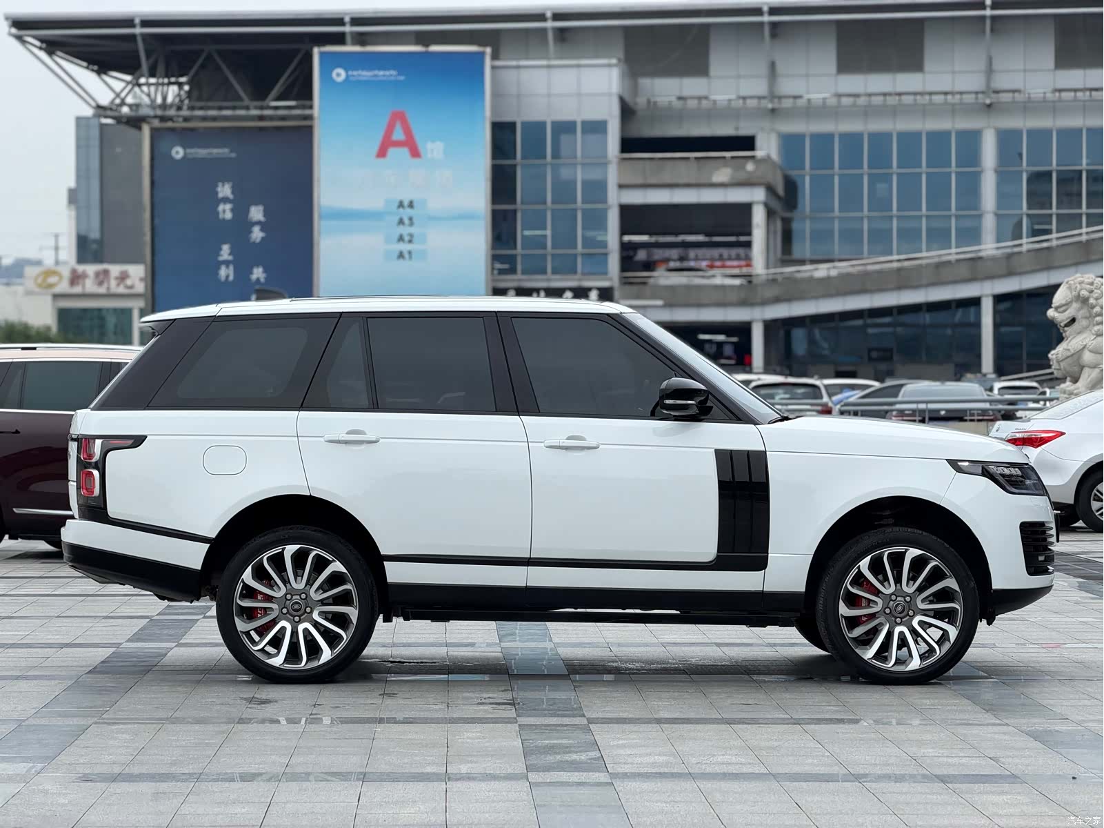 Land Rover Range Rover, 2019 10