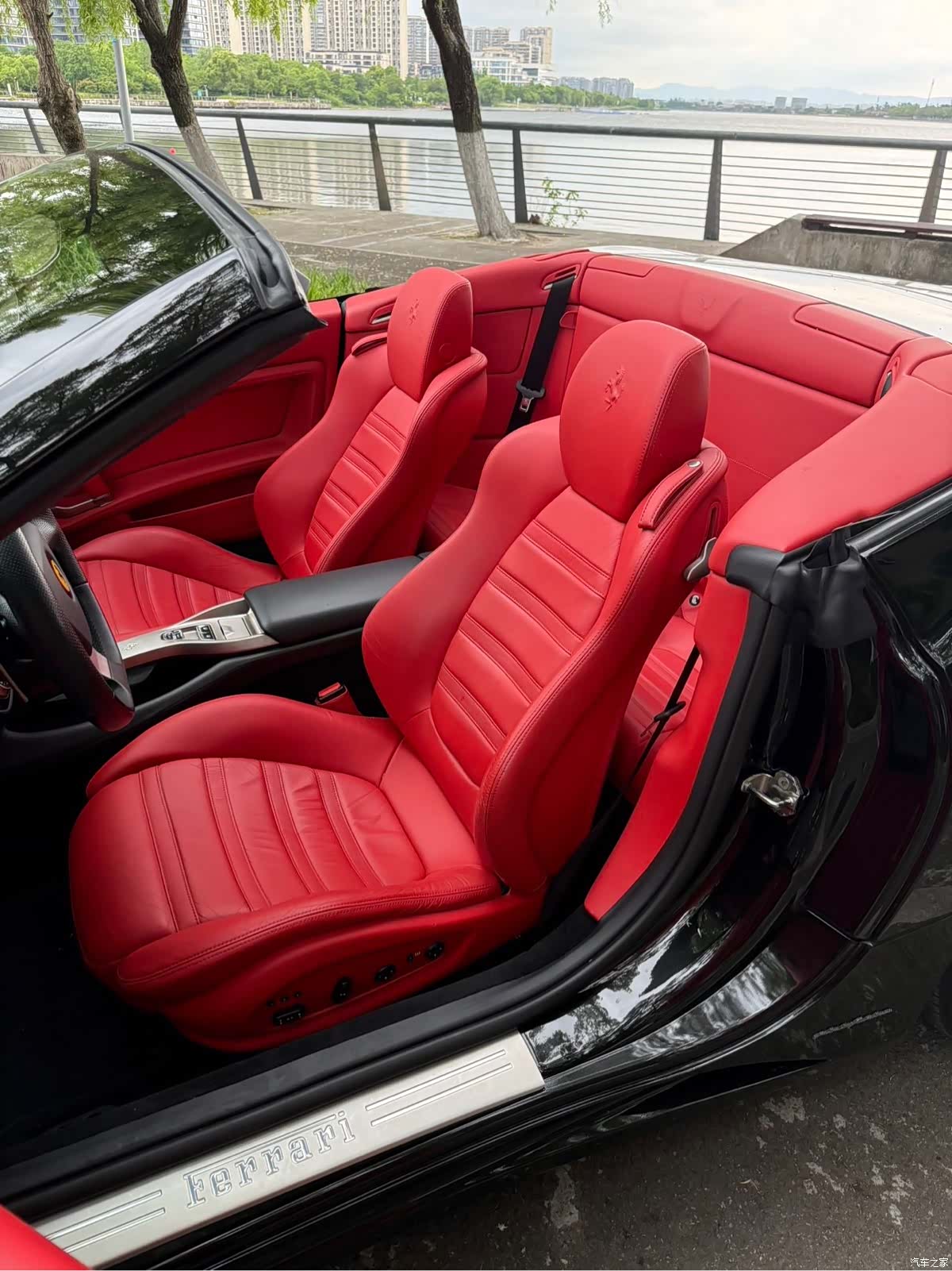 Ferrari California, 2011 11