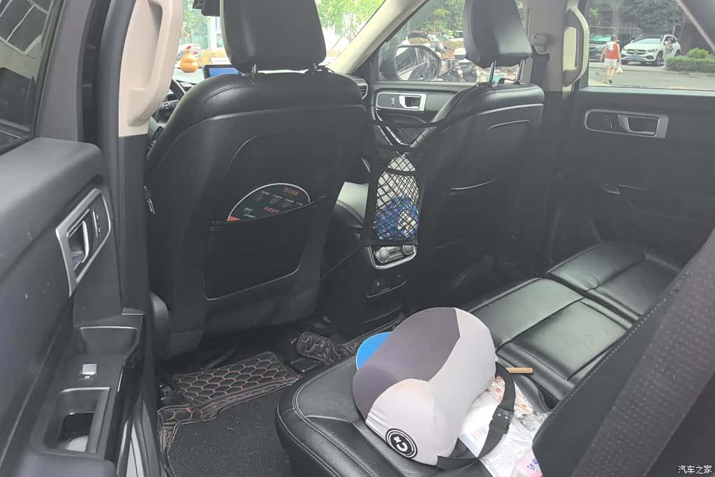 Ford Explorer, 2021 11