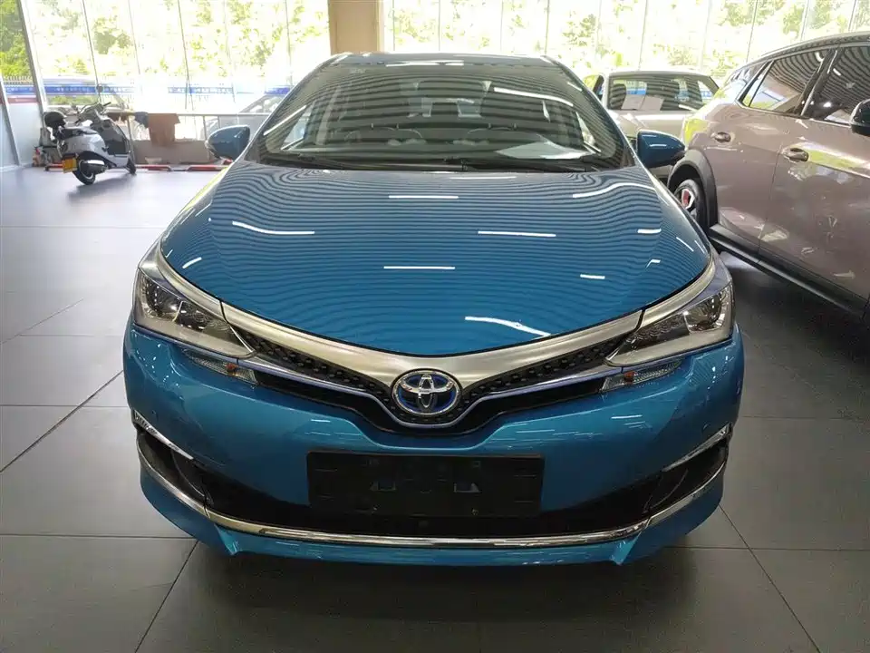 Toyota Corolla dual engine E+ Toyota Corolla dual engine E+