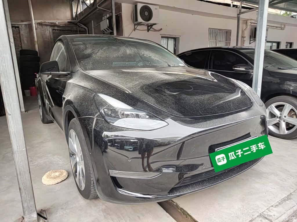 Tesla Model Y, 2023 4