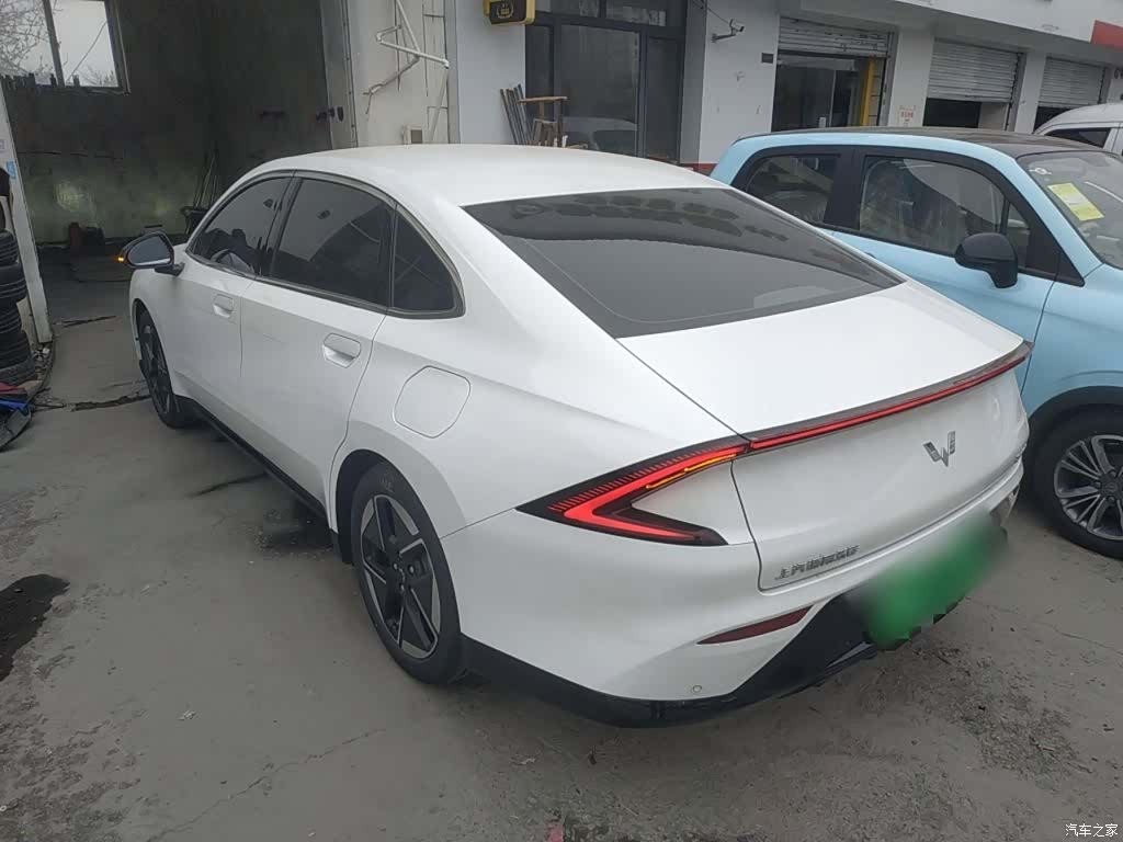 Wuling Starlight, 2025 23