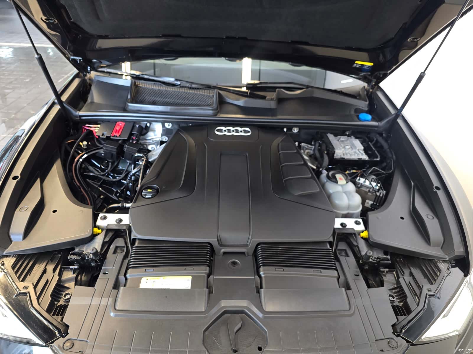 Audi Q8, 2020 15
