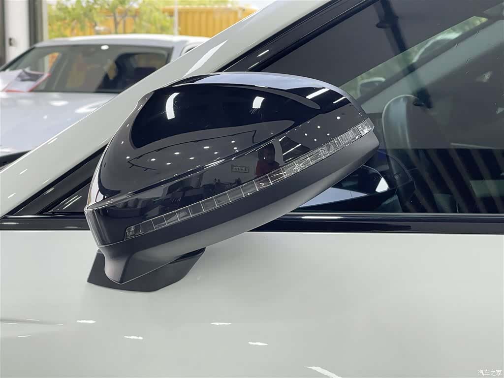 Audi A4L, 2022 8