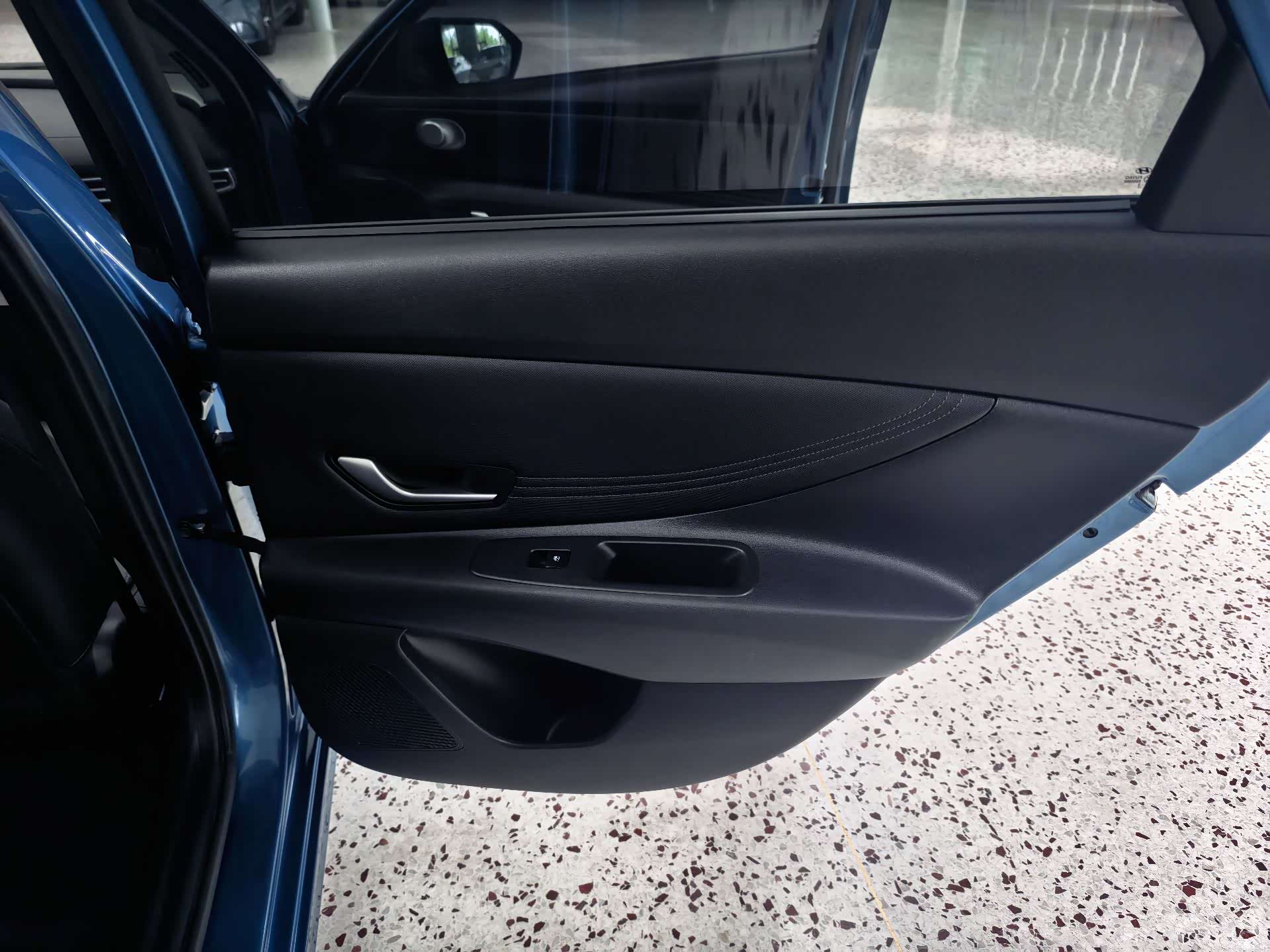Hyundai Elantra, 2022 12