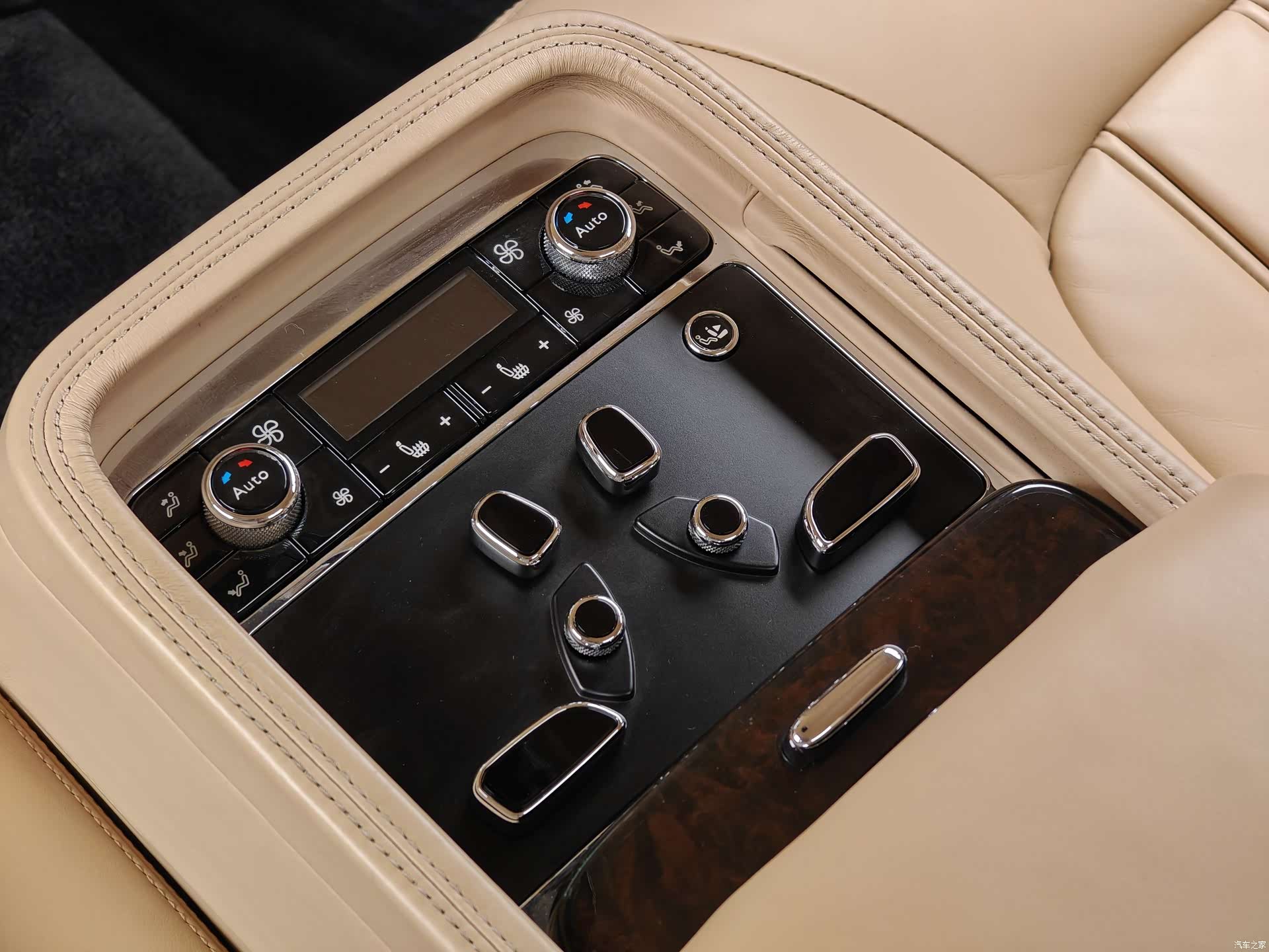 Bentley Mulsanne, 2013 15