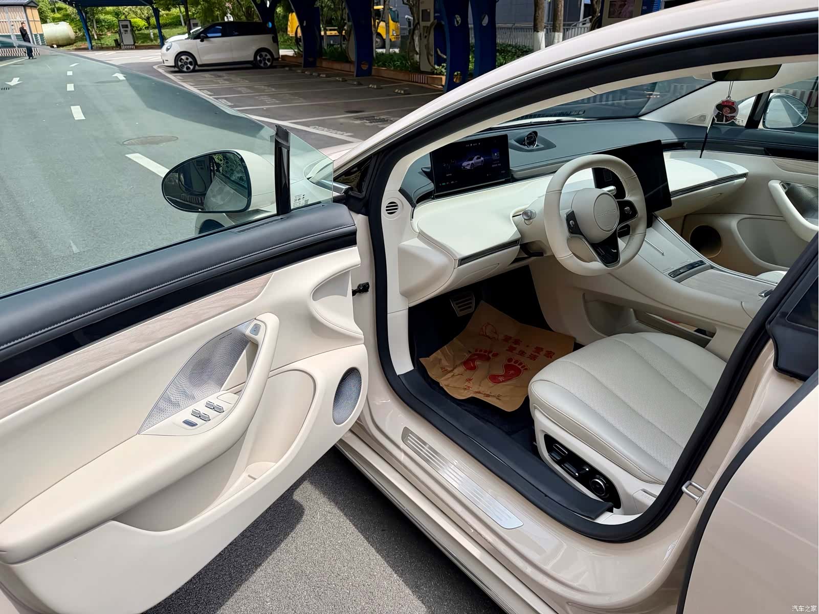 Luxeed S7, 2025 8