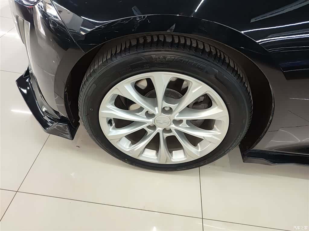 Cadillac CT5, 2023 25