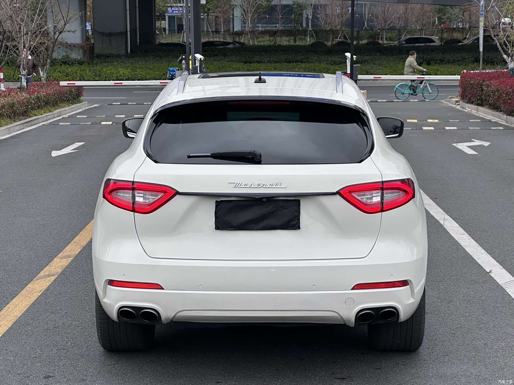Maserati Levante, 2017 все фото