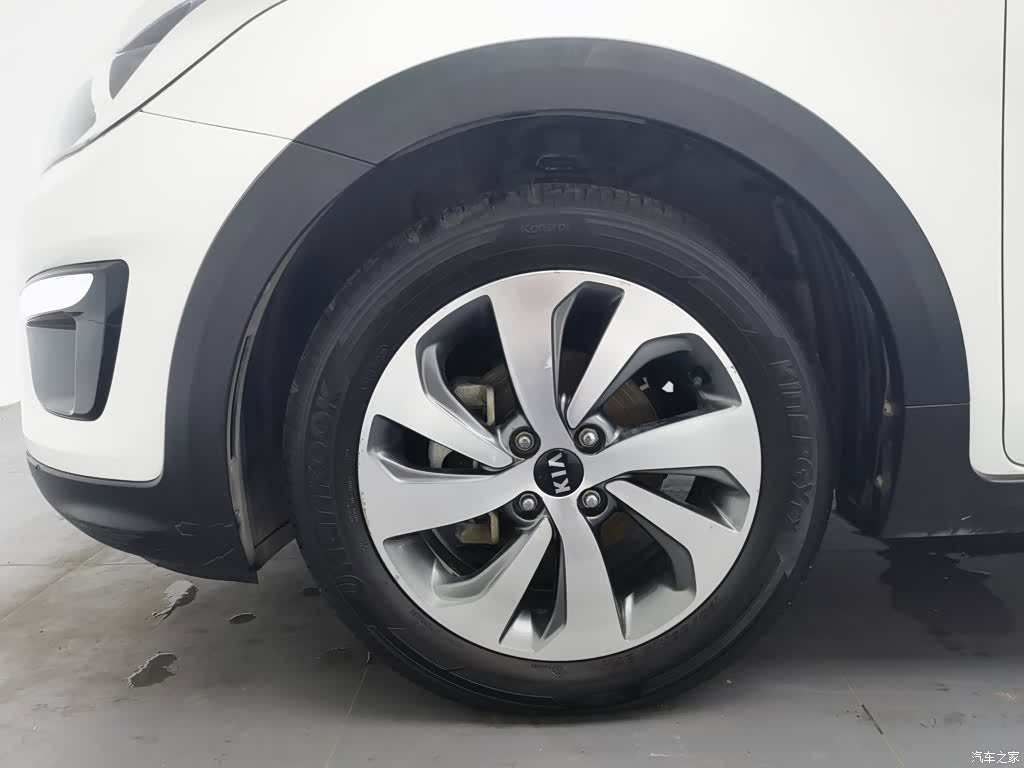 Kia KX, 2019 17