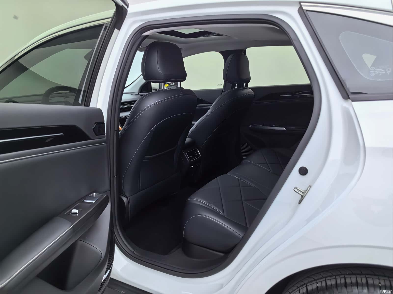 Geely Galaxy L6, 2024 16