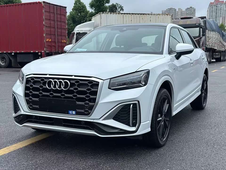 Audi Q2L