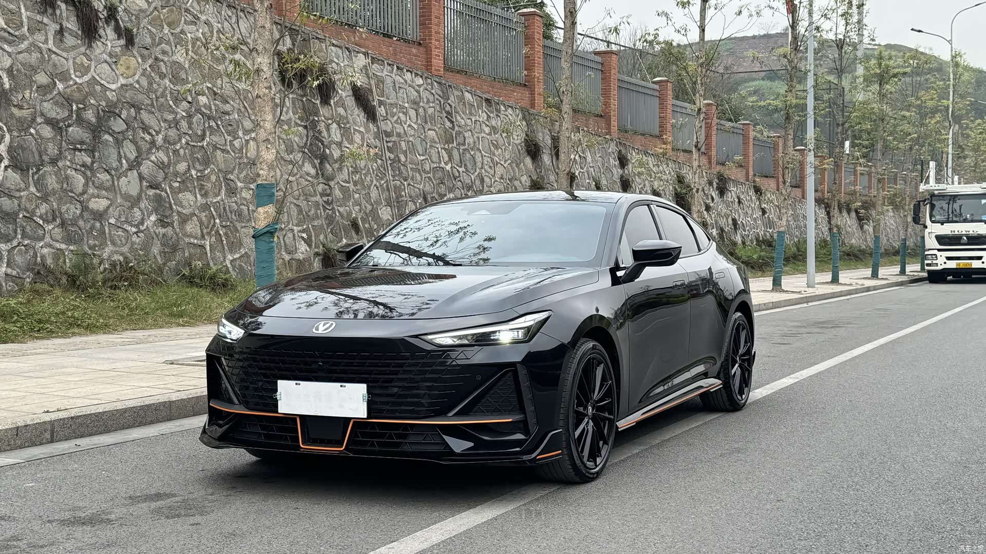 Changan UNI-V, 2023 1